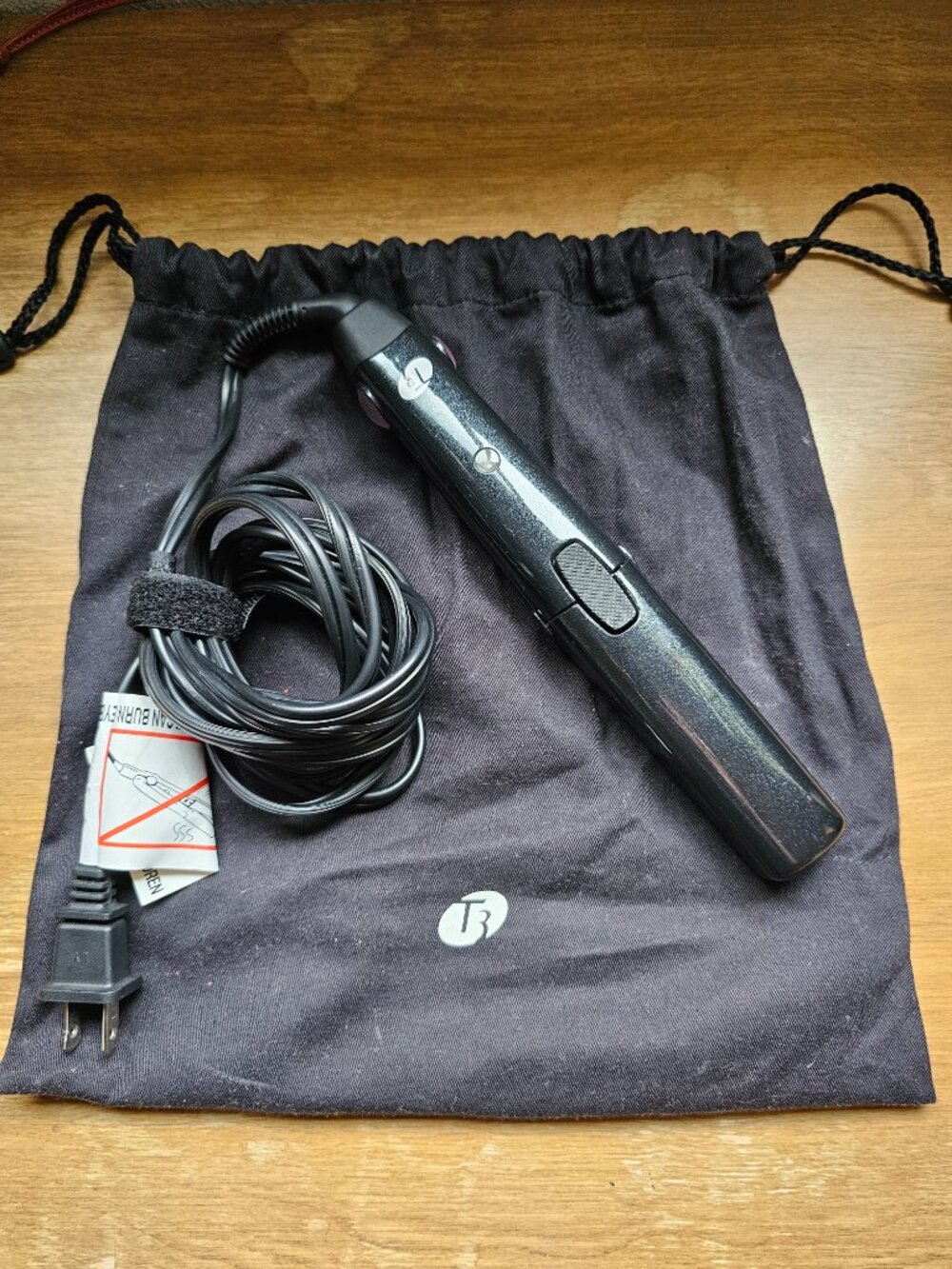 T3 SinglePass Compact Travel Portable Flat Iron with Travel Cap NWOB
